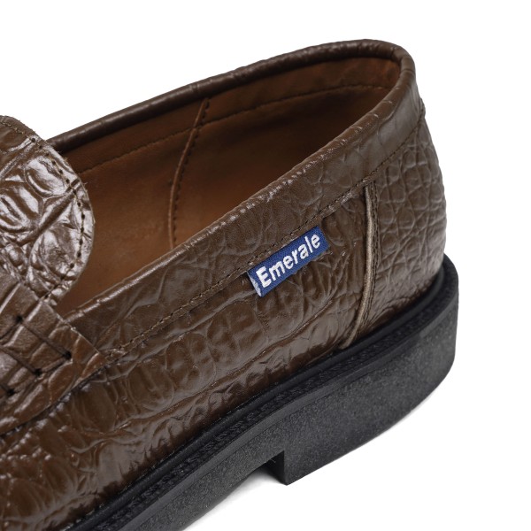 E LOGO PENDANT LOAFERS BROWN | EMERALE