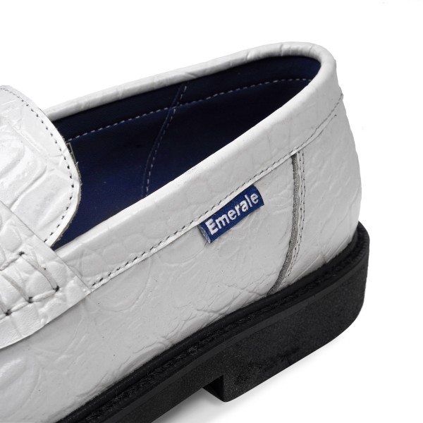 E LOGO PENDANT LOAFERS WHITE | EMERALE